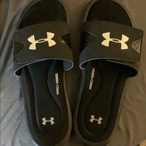 Under Armour 4D sandals nwot